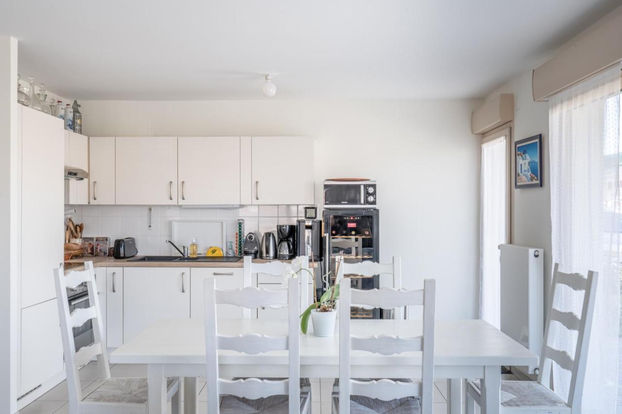 à Portée De Mer. Appt 70m2, 2ch+parking Appartement