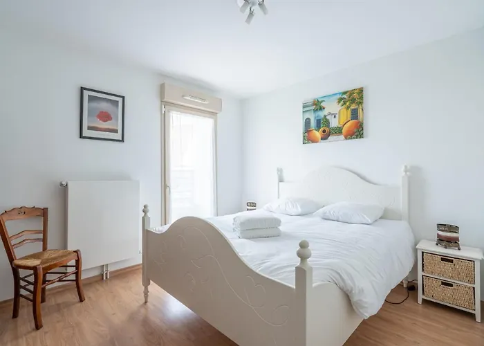 A Portee De Mer. Appt 70M2, 2Ch+Parking