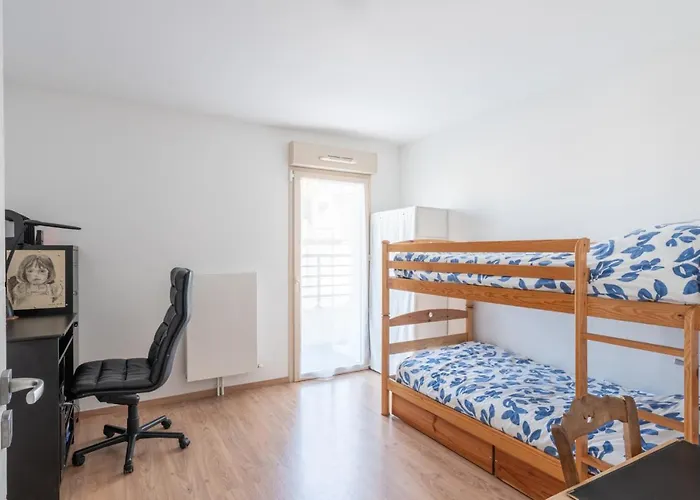 A Portee De Mer. Appt 70M2, 2Ch+Parking